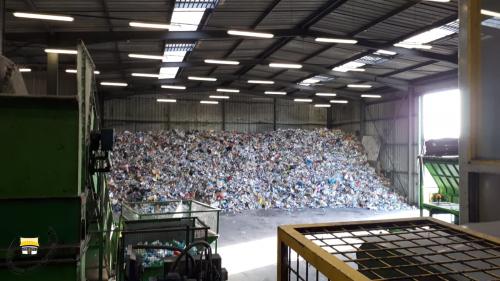 Visite des CE1/CE2 au centre de tri des déchets de Treffieux